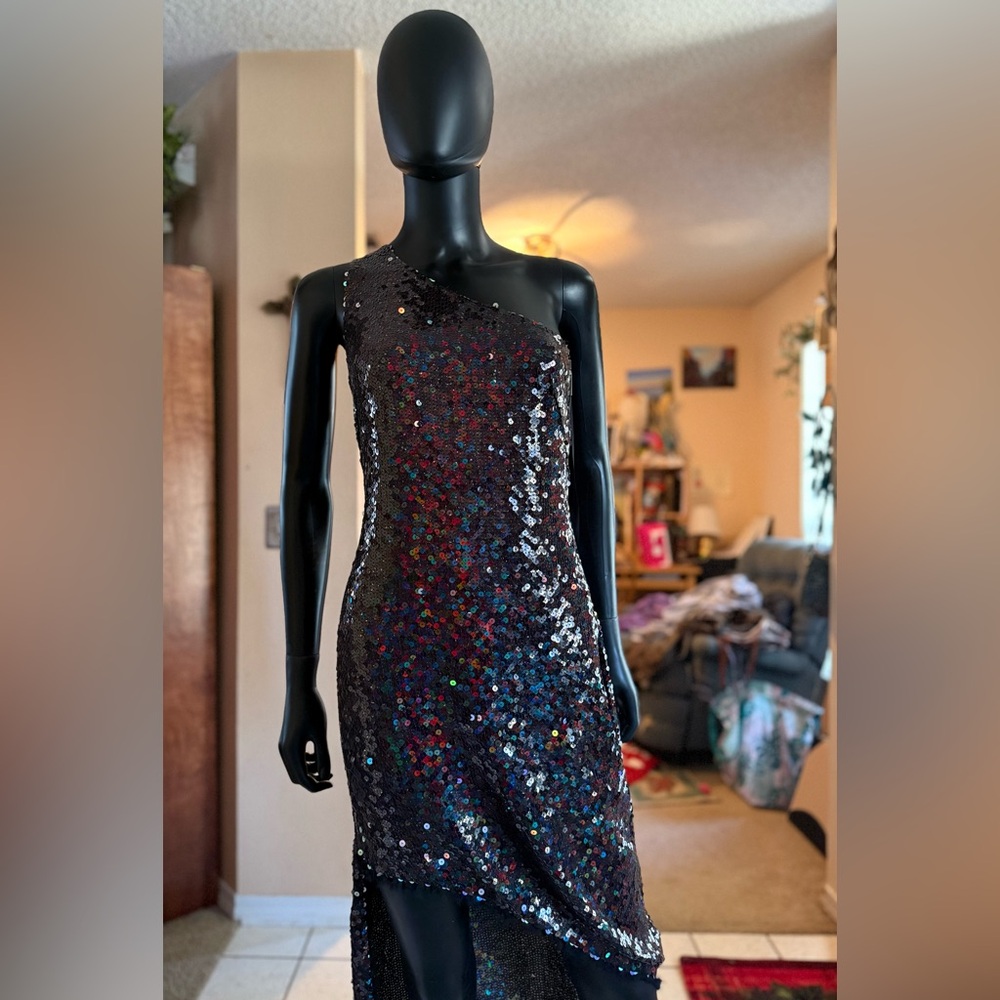 ASO Taylor Swift HANEY Blanca Sequin Embellished Dress in Opalescent Brown - Picture 6 of 17